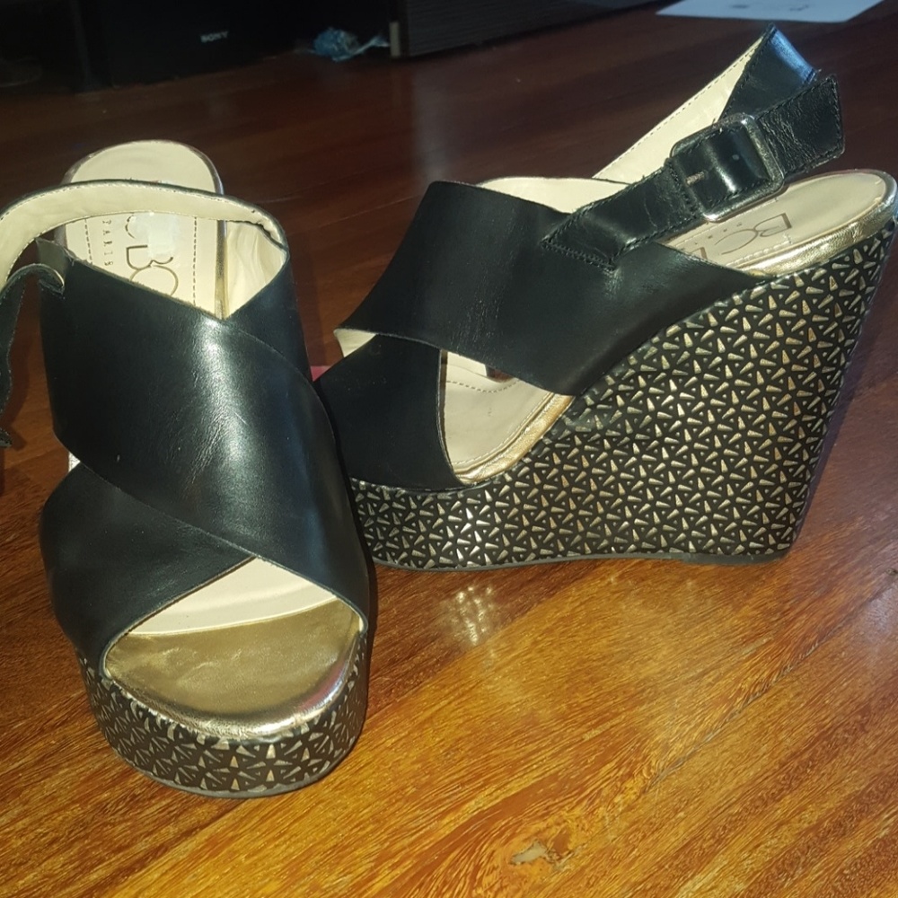 Nwot bcbg wedge